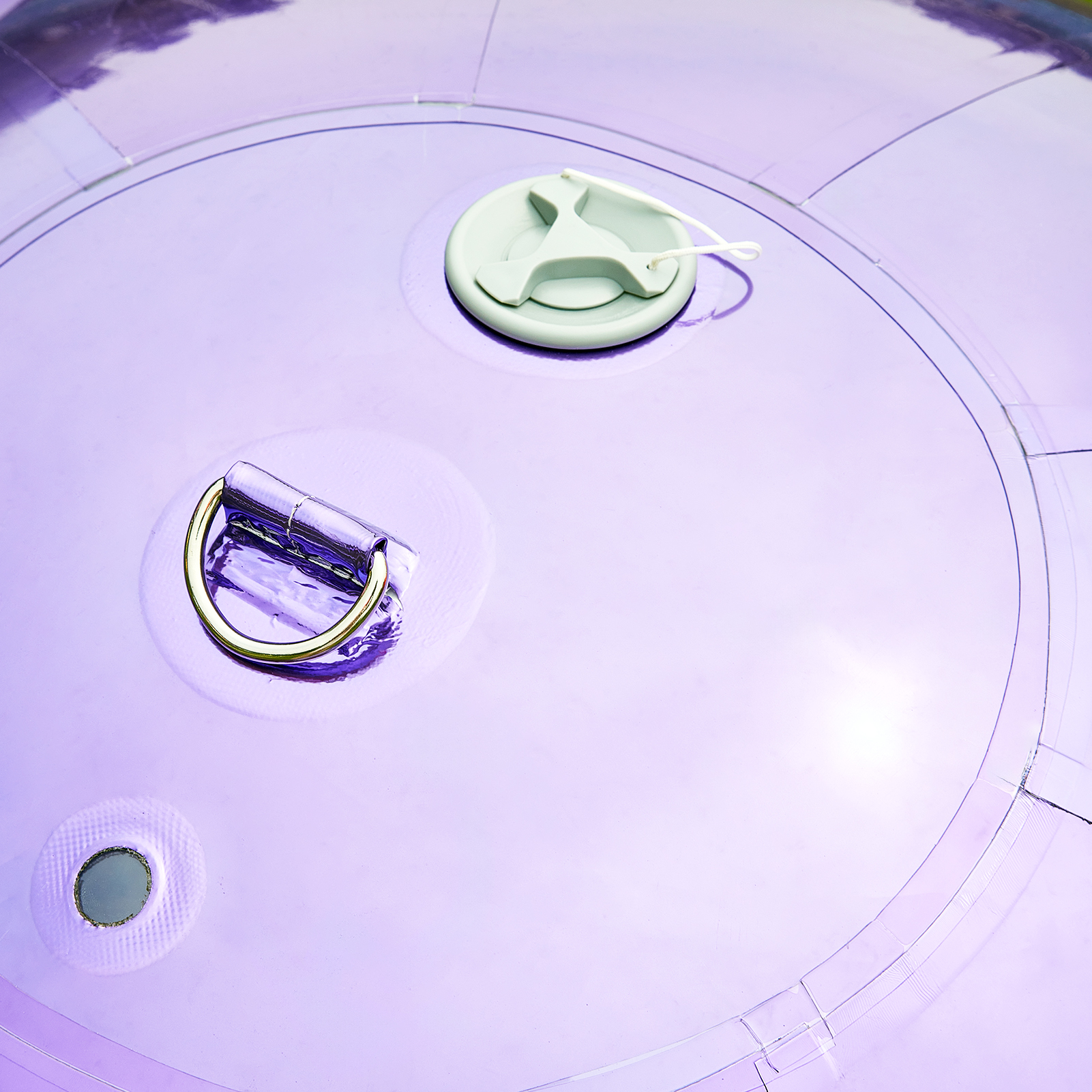 On the ceiling, there are strings of purple and silver mirror balls. The big shiny balls are like floating clouds, creating a romantic atmosphere Inflatable Mirror Ball Combination Set – 6 Purple/Silver Combos - 图片 4