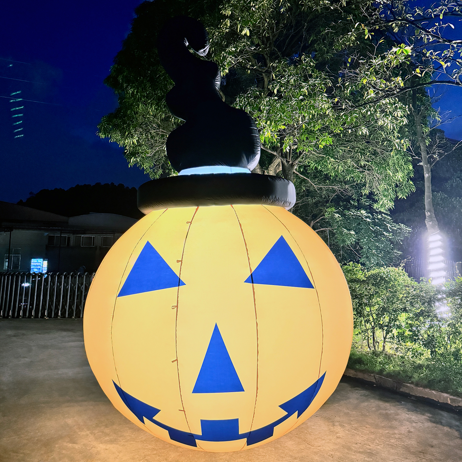 The Halloween Inflatable Pumpkin at Night Halloween inflatable pumpkin - 图片 4