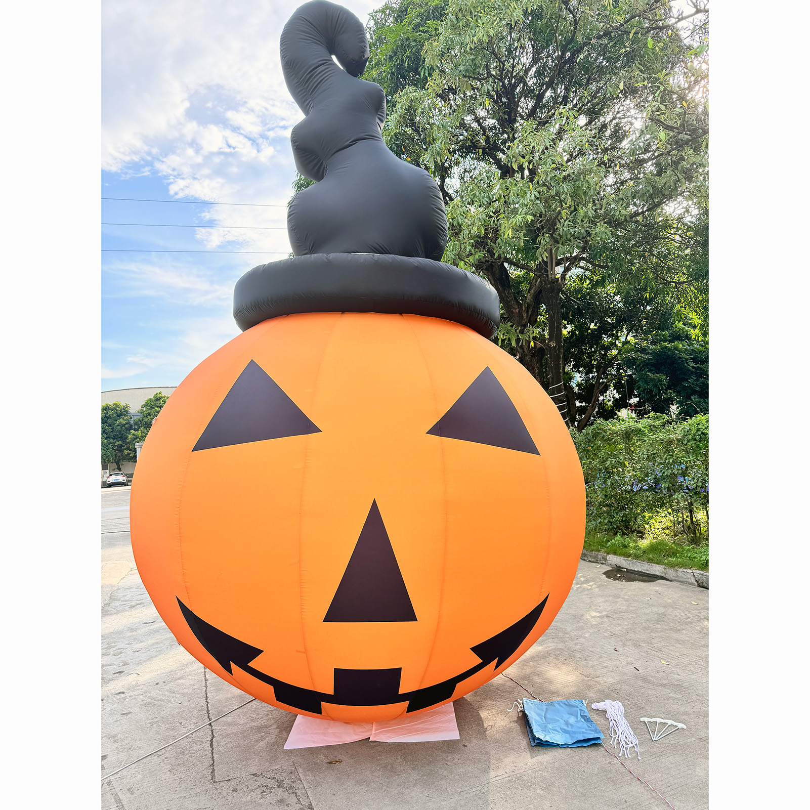 The Halloween inflatable pumpkin in the daytime Halloween inflatable pumpkin - 图片 3
