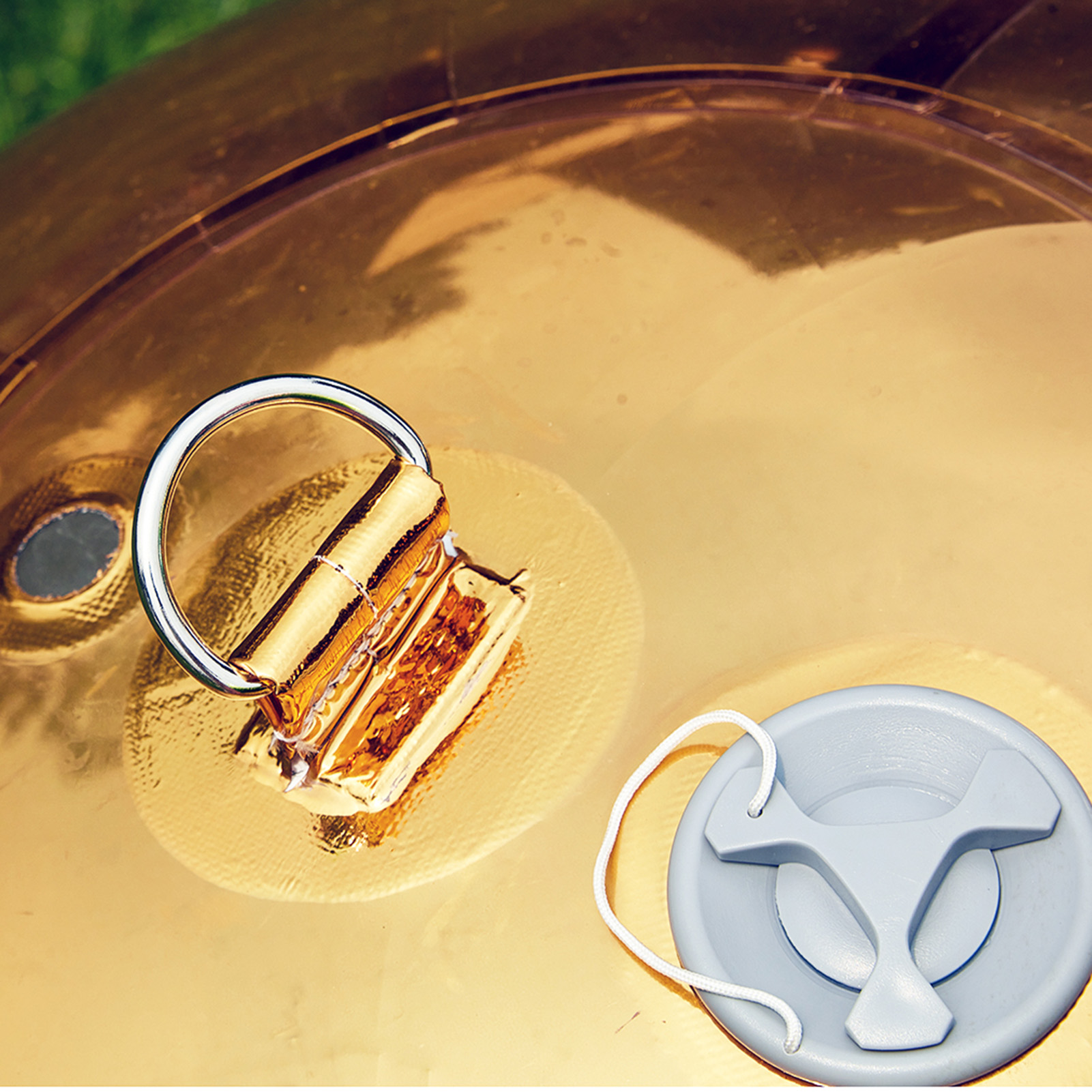 The golden inflatable mirror ball and big shiny ball are like a bright pearl, emitting an irresistible charm Inflatable Mirror Ball Combination Set - 6 Golden Balls - 图片 5