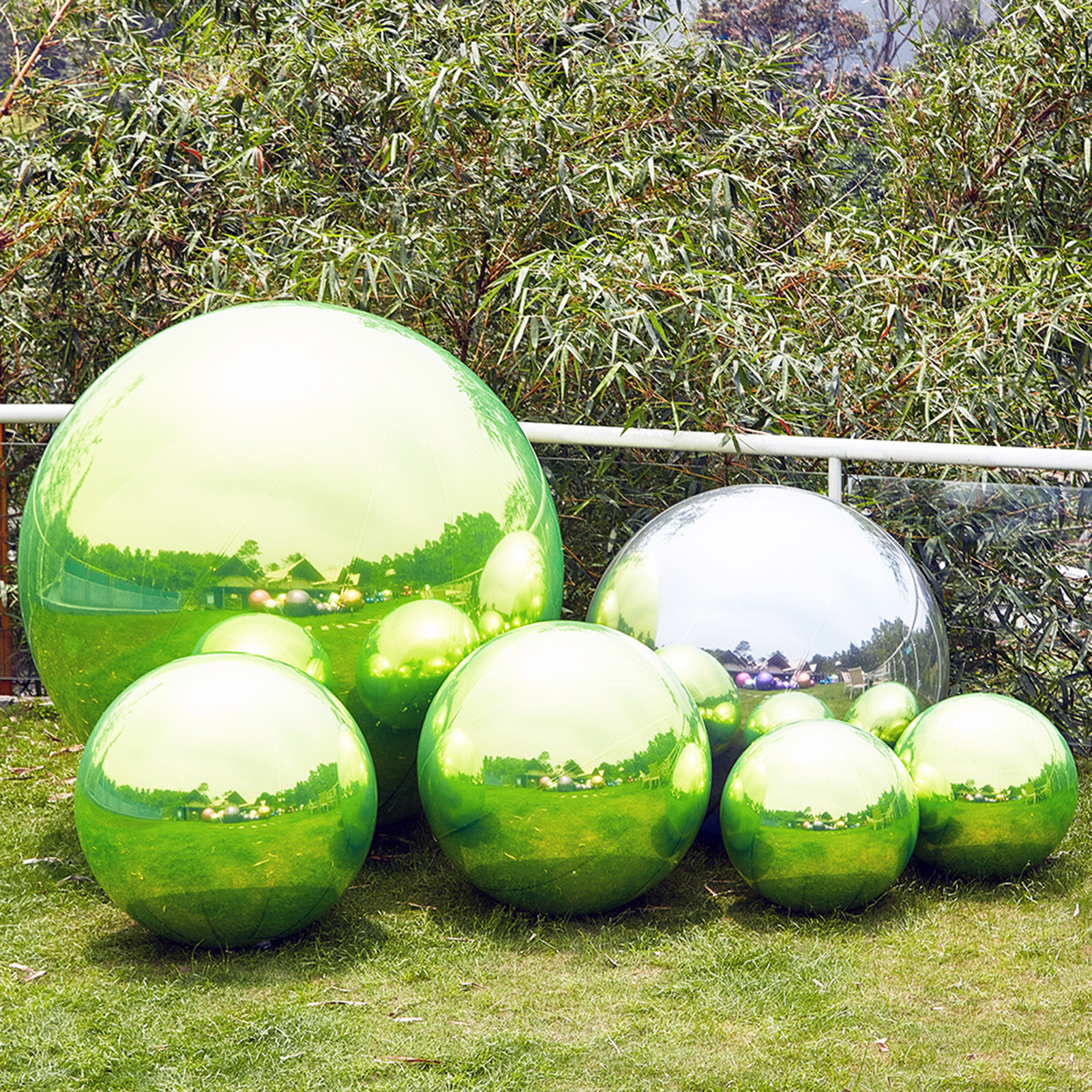 The light green inflatable mirror balls and big shiny balls are just like the newly sprouted buds in spring, full of vitality and vigor Light Green inflatable mirror ball,Light Green big shiny ball - 图片 5