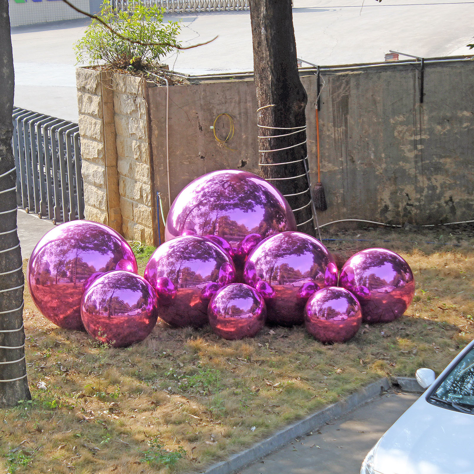 The rose red inflatable mirror balls and rose red big shiny balls are not only full of enthusiasm and vitality, but also contain a touch of elegance and tenderness Rose Red inflatable mirror ball,Rose Red big shiny ball - Image 4