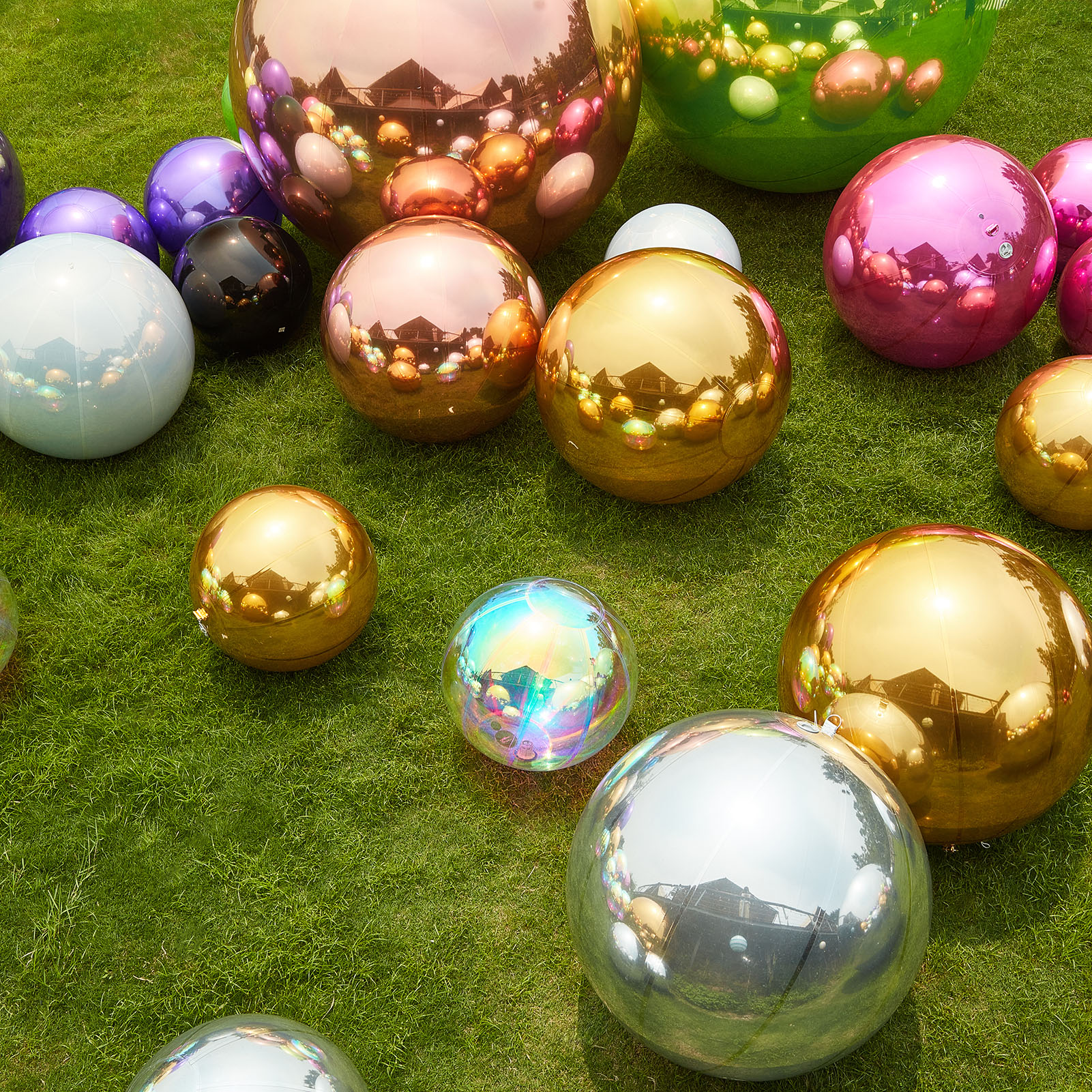 _X5A0397 Inflatable big shiny balls - Giant inflatable mirror balls - various sizes - various colors - customized - Image 7